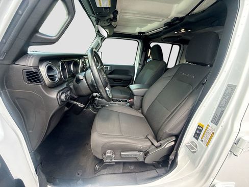 Used 2022 Jeep Wrangler Unlimited Sahara w/ LED Lighting Group AWD/4WD image 23