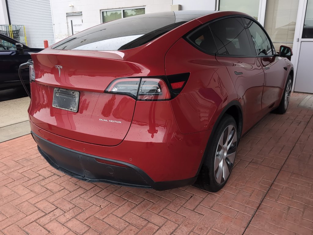 Used 2022 Tesla Model Y Long Range AWD/4WD image 4
