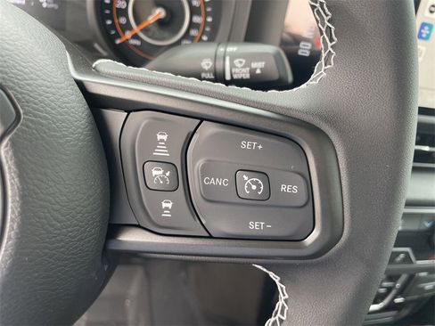 New 2025 Jeep Gladiator Sport image 16