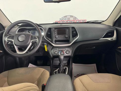 Used 2015 Jeep Cherokee Sport image 11