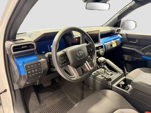 Certified 2025 Toyota 4Runner TRD Off-Road AWD/4WD image 8