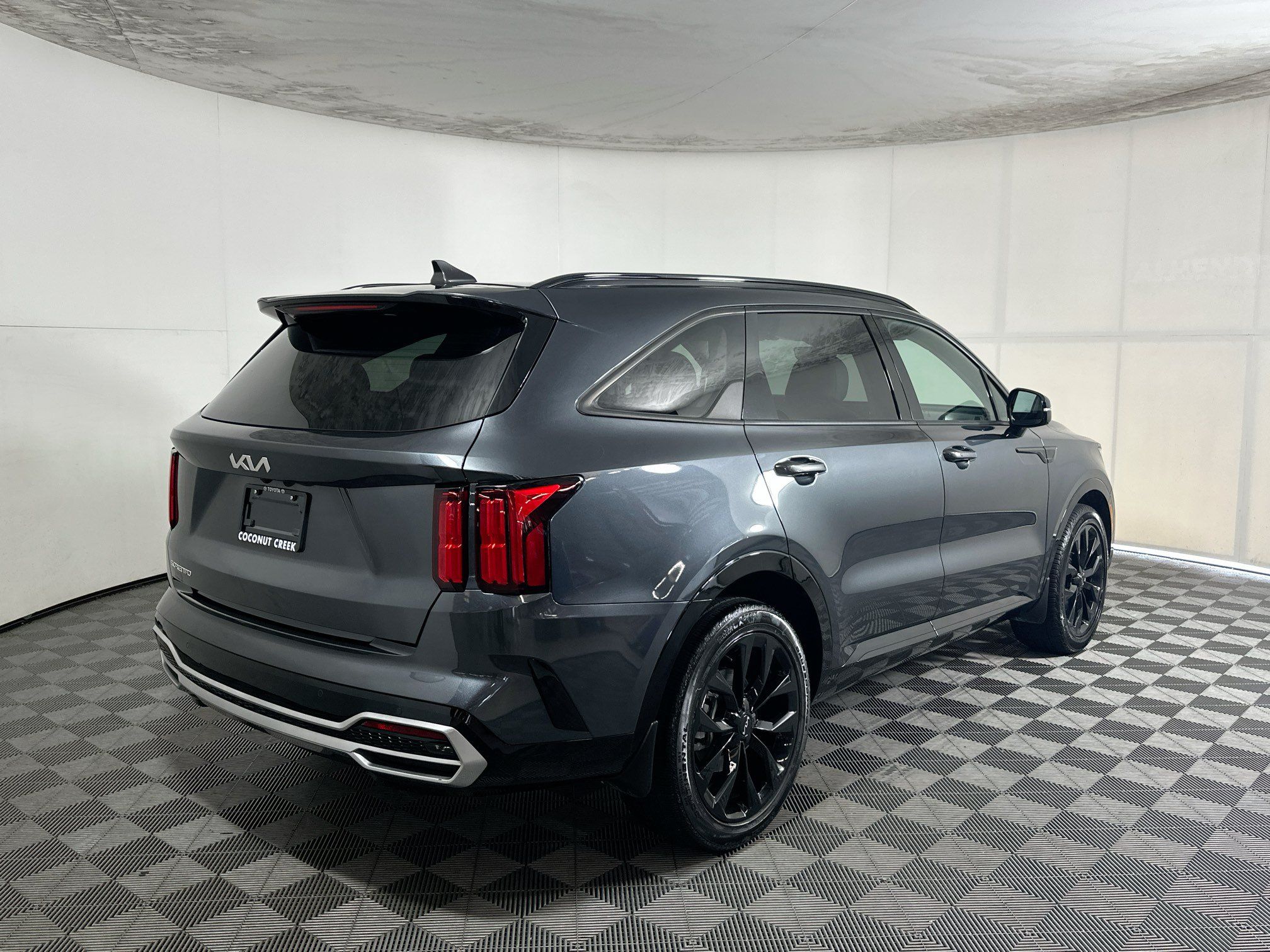 Used 2023 Kia Sorento SX FWD image 3