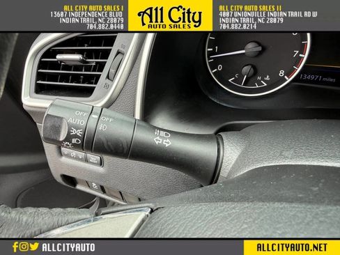 Used 2017 Nissan Murano SV image 22