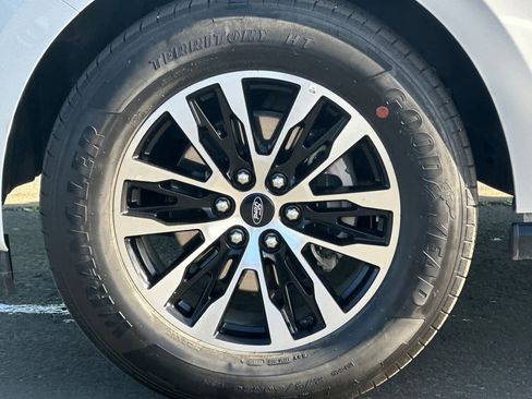 Certified 2025 Ford Expedition Max Platinum AWD/4WD image 28