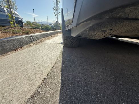 Used 2023 Toyota Sienna XLE image 9