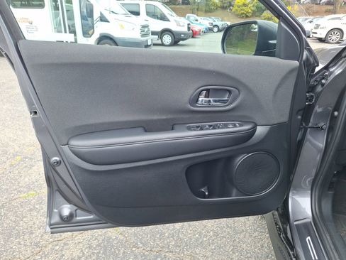 Used 2022 Honda HR-V Sport image 9