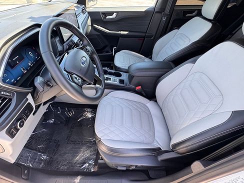 Used 2024 Ford Escape Base w/ PHEV Premium Package image 18