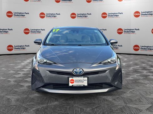 Used 2017 Toyota Prius Three w/ Advanced Technology Package FWD image 2
