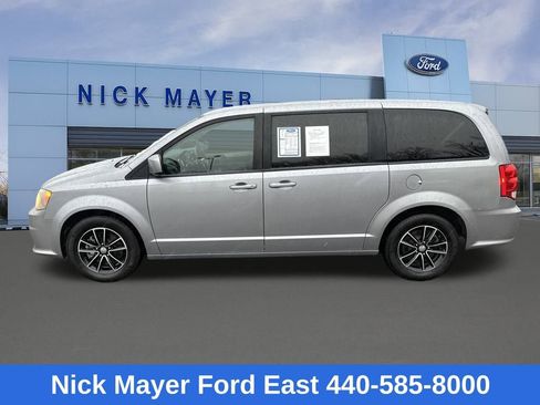 Used 2019 Dodge Grand Caravan GT image 4