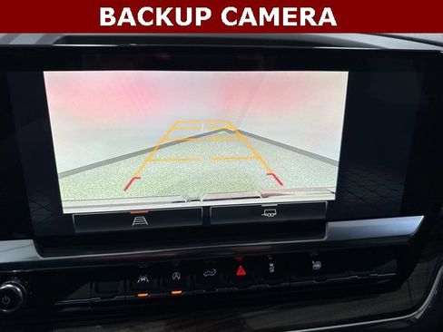 Used 2024 GMC Sierra 1500 Elevation image 2