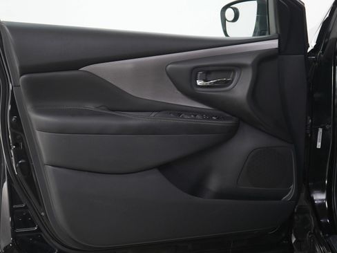 Used 2019 Nissan Murano S image 18