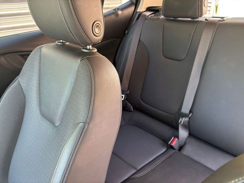 Used 2025 Buick Encore GX Preferred FWD image 34
