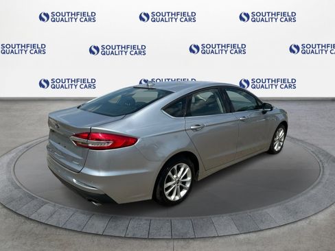 Used 2020 Ford Fusion SE FWD image 7