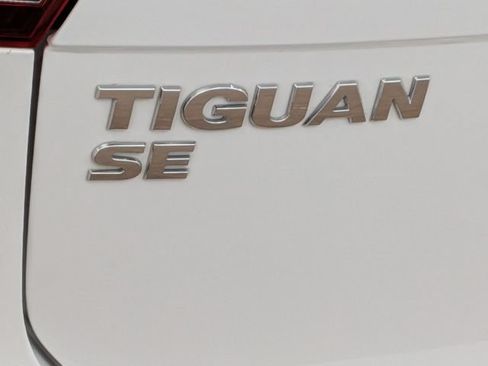 Used 2020 Volkswagen Tiguan SE R-Line AWD/4WD image 9