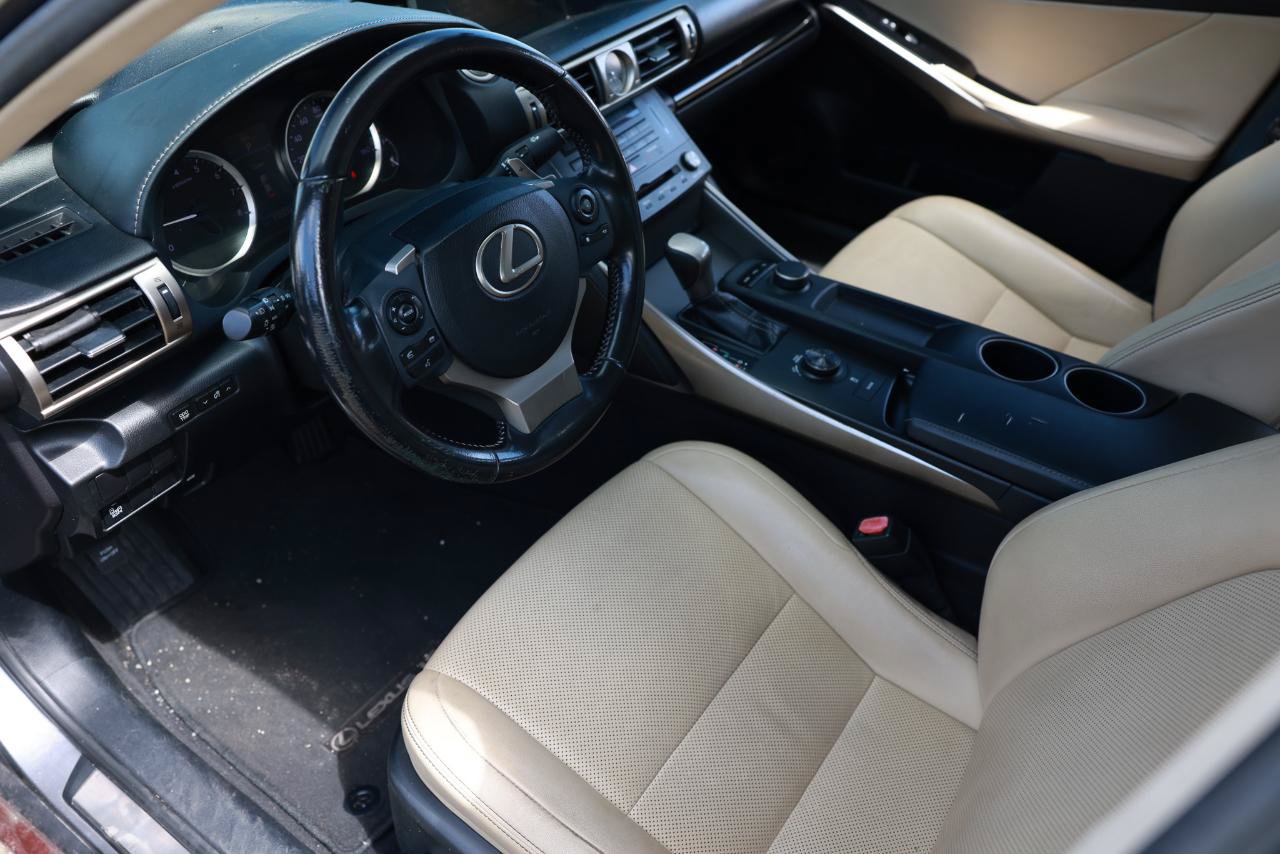 Used 2015 Lexus IS 250 RWD image 4