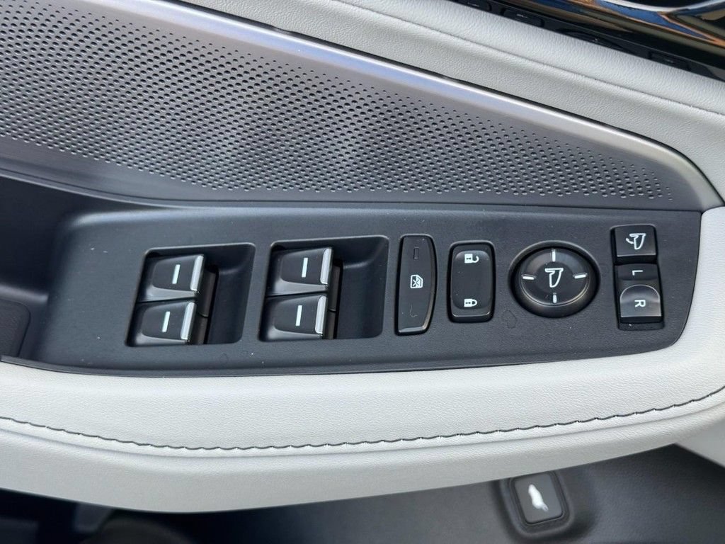 Certified 2026 Acura MDX w/ Technology Package AWD/4WD image 20