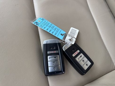 Used 2020 Acura MDX SH-AWD image 37