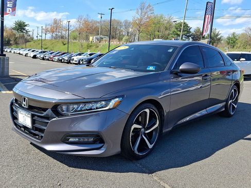 Used 2018 Honda Accord Sport image 3