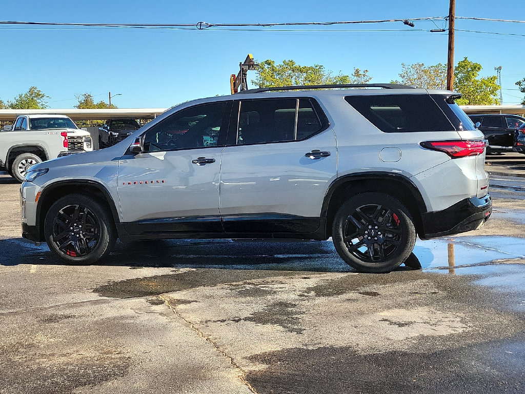Used 2023 Chevrolet Traverse Premier w/ Redline Edition FWD image 2