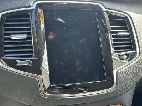 Used 2023 Volvo XC90 B6 Plus image 21