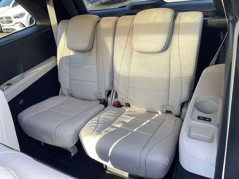 New 2026 Mercedes-Benz GLS 580 4MATIC image 40