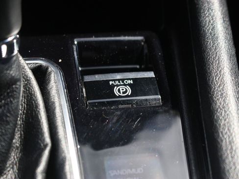 Used 2024 Jeep Compass Latitude AWD/4WD image 27