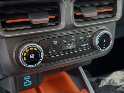 Used 2024 Ford Maverick XLT image 15