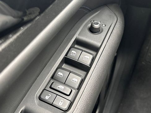 Certified 2025 Jeep Compass Latitude w/ Altitude Special Edition image 18