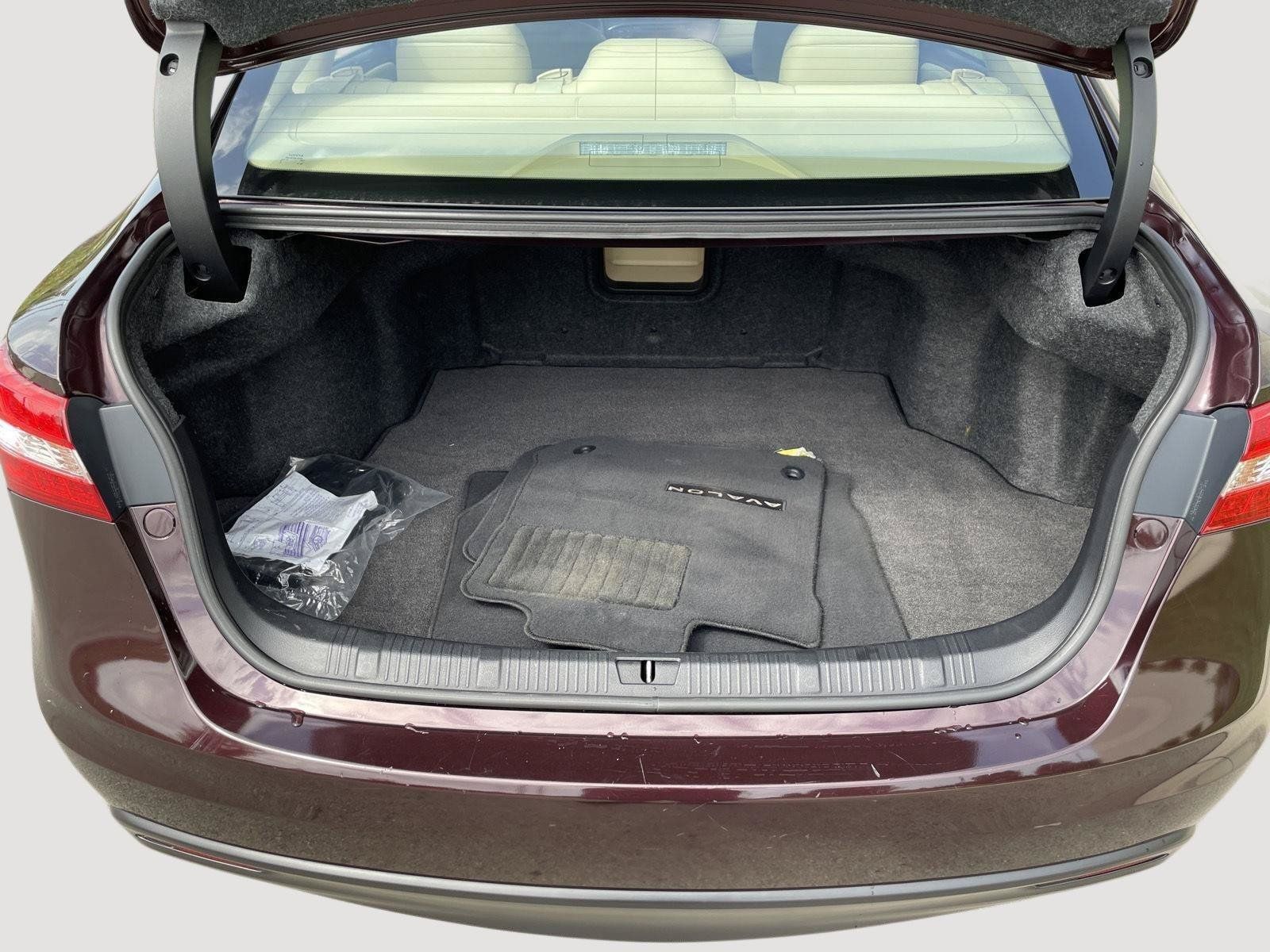 Used 2015 Toyota Avalon XLE Touring FWD image 7