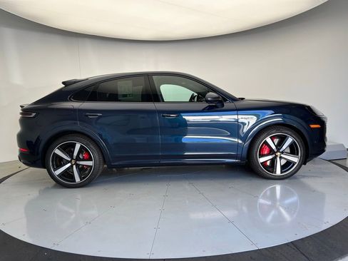 Used 2024 Porsche Cayenne Turbo image 23