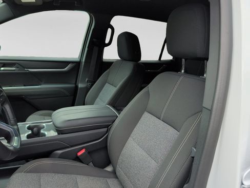 Used 2026 GMC Acadia Elevation w/ LPO, Floor Liner Package AWD/4WD image 17