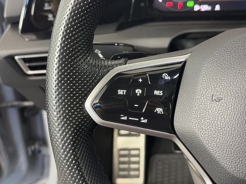 Used 2022 Volkswagen GTI SE image 28