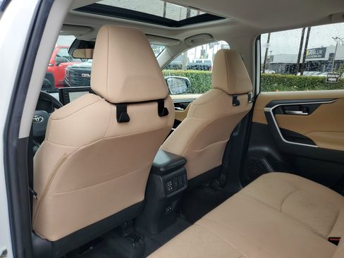 Used 2022 Toyota RAV4 XLE w/ Convenience Package image 15