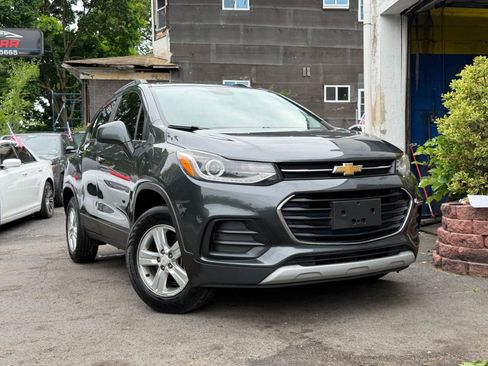 Used 2018 Chevrolet Trax LT w/ LT Convenience Package AWD/4WD image 13