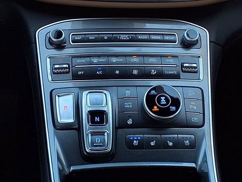 Used 2023 Hyundai Santa Fe Calligraphy image 16