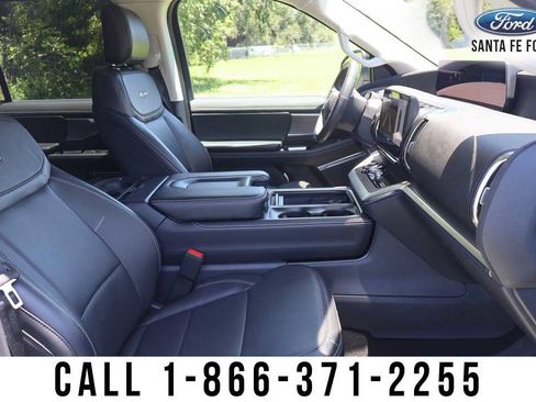 Used 2025 Ford Expedition Platinum AWD/4WD image 37