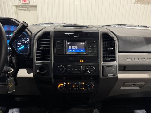 Used 2019 Ford F550 2WD Regular Cab Super Duty image 25