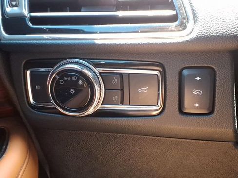 Used 2019 Lincoln Navigator Reserve AWD/4WD image 23