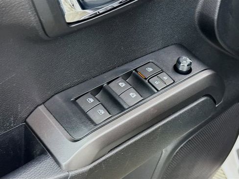 Used 2022 Toyota Tacoma TRD Sport image 17