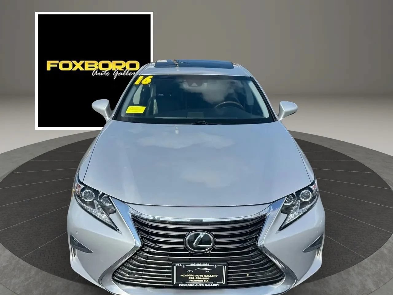 Used 2016 Lexus ES 350 w/ Luxury Package w/Wood Trim FWD image 2