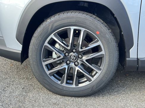 New 2026 Toyota Corolla Cross XLE image 5