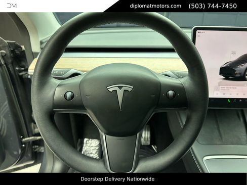 Used 2023 Tesla Model Y Long Range image 28