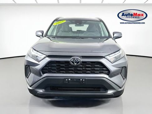Used 2025 Toyota RAV4 XLE AWD/4WD image 7