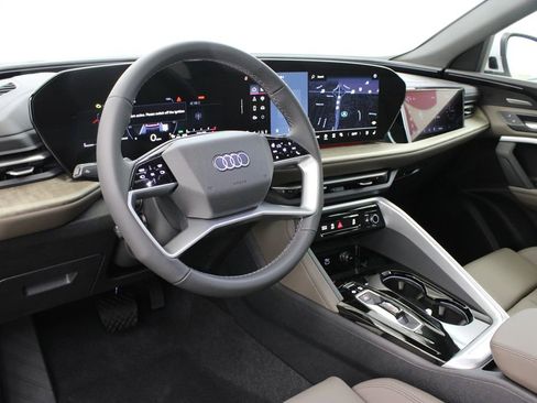 New 2025 Audi Q5 Prestige image 16