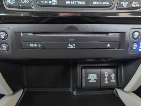 Used 2018 Honda Pilot Elite image 28