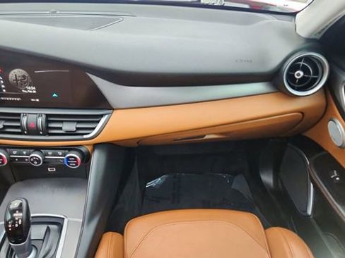 Used 2017 Alfa Romeo Giulia Ti w/ TI 19" Sport Package image 36
