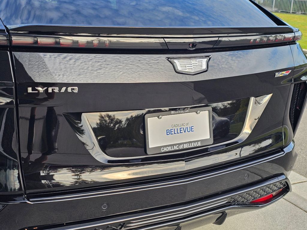 New 2027 Cadillac Lyriq V Premium AWD/4WD image 14