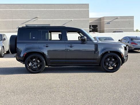 Used 2023 Land Rover Defender 110 X-Dynamic SE AWD/4WD image 27