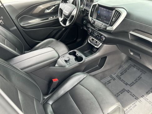 Used 2024 GMC Terrain SLT AWD/4WD image 13