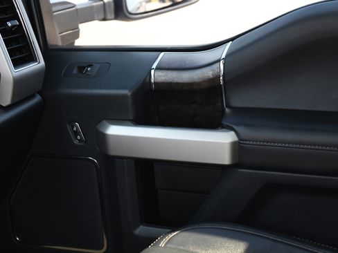 Used 2022 Ford F250 Lariat w/ Lariat Ultimate Package AWD/4WD image 24